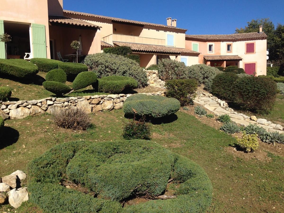 Le Claux Du Puits By Ateya Vacances Saint-Trinit Exterior photo