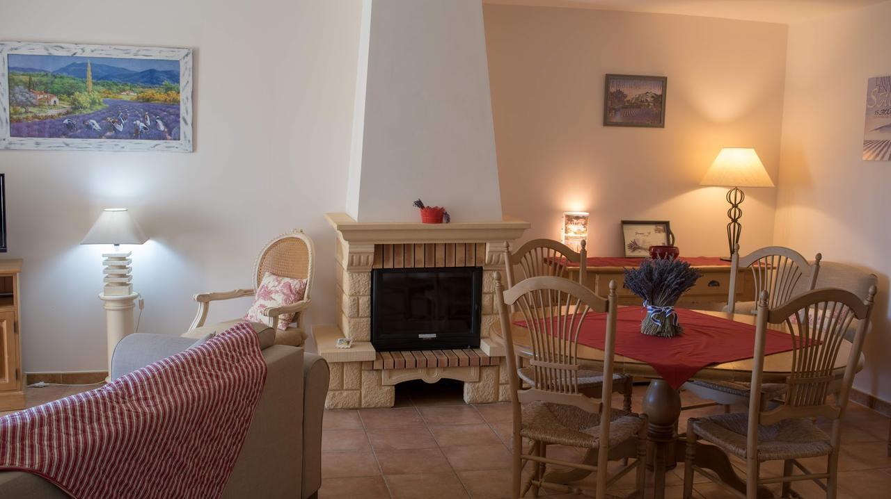 Le Claux Du Puits By Ateya Vacances Saint-Trinit Exterior photo
